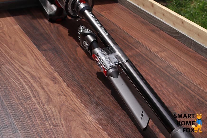 Accessory holder for the suction tube